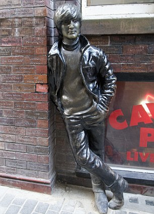 article-1317302-0B631E5A000005DC-534_306x423